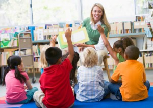 ElemetaryTeacherReadingtoKids